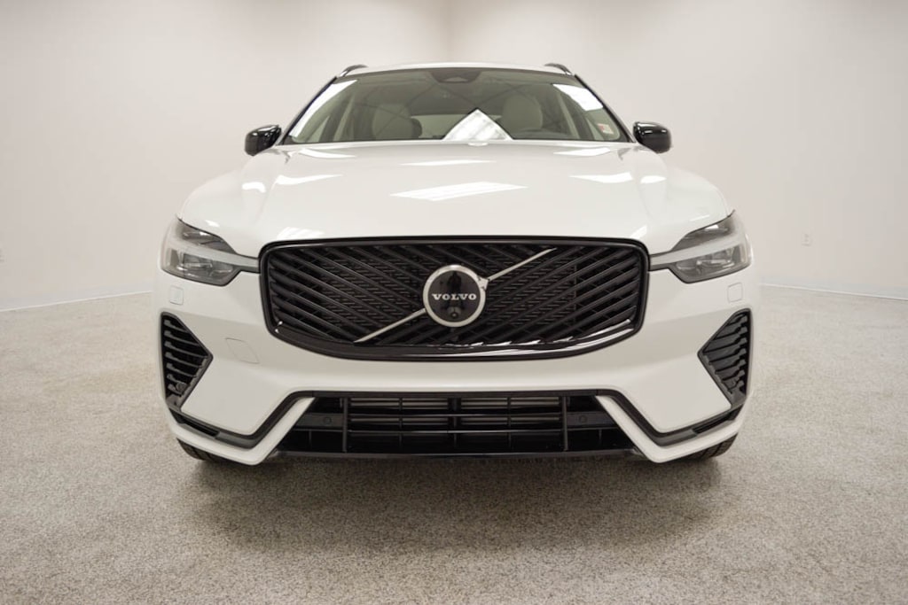 New 2026 Volvo XC60 plug-in hybrid T8 Ultra SUV