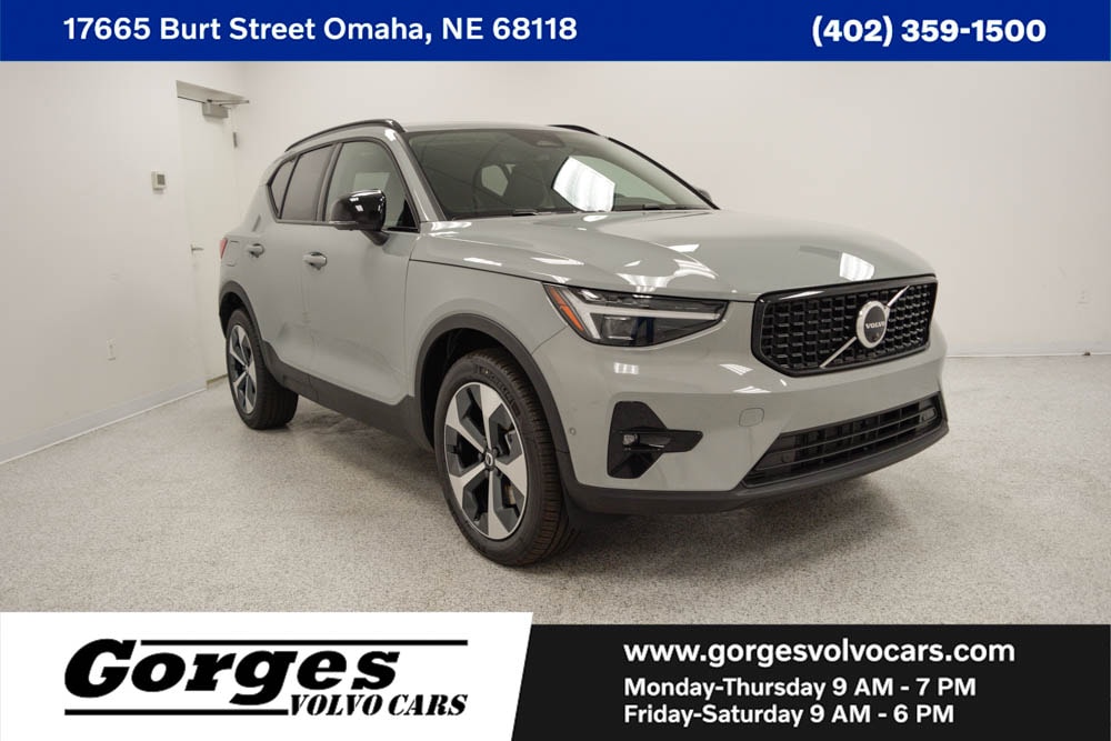2026 Volvo XC40 B5 Plus Dark AWD's photo