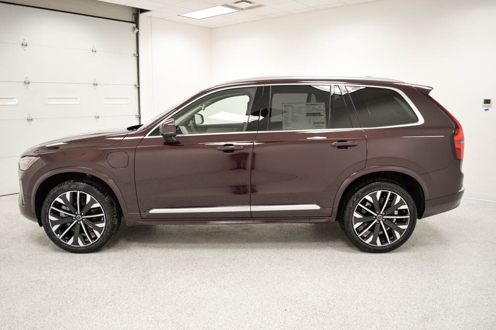 2025 Volvo XC90 T8 Plus photo 3