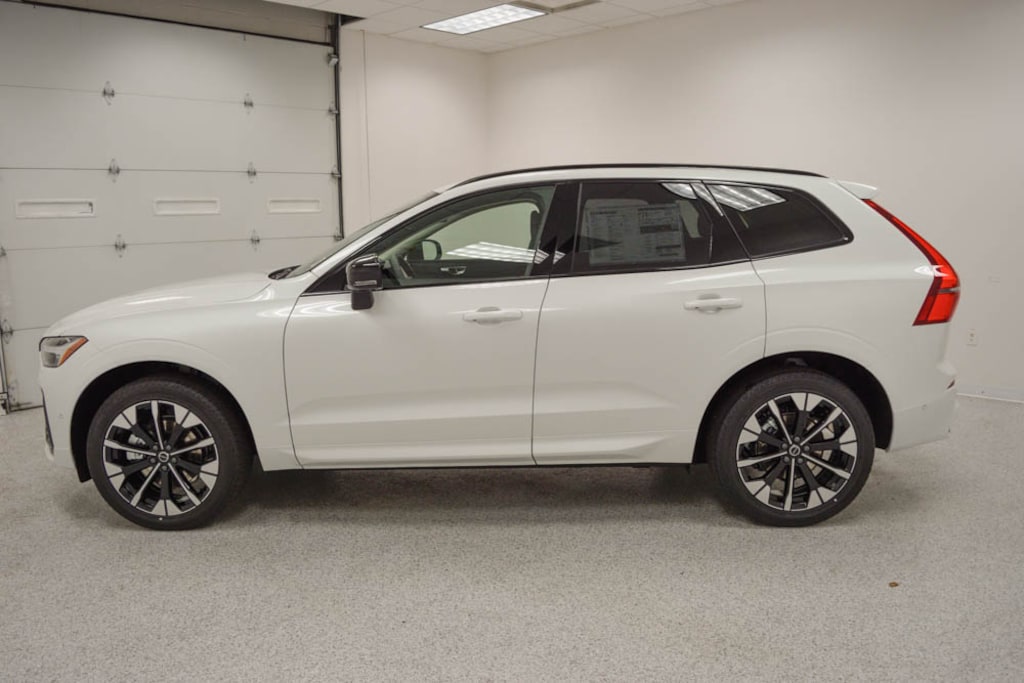 New 2026 Volvo XC60 B5 Plus SUV