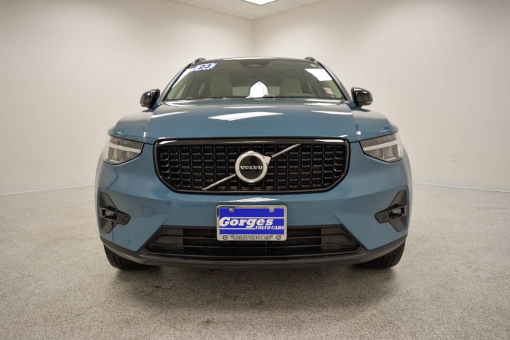 Certified 2023 Volvo XC40 B5 AWD Plus Dark SUV