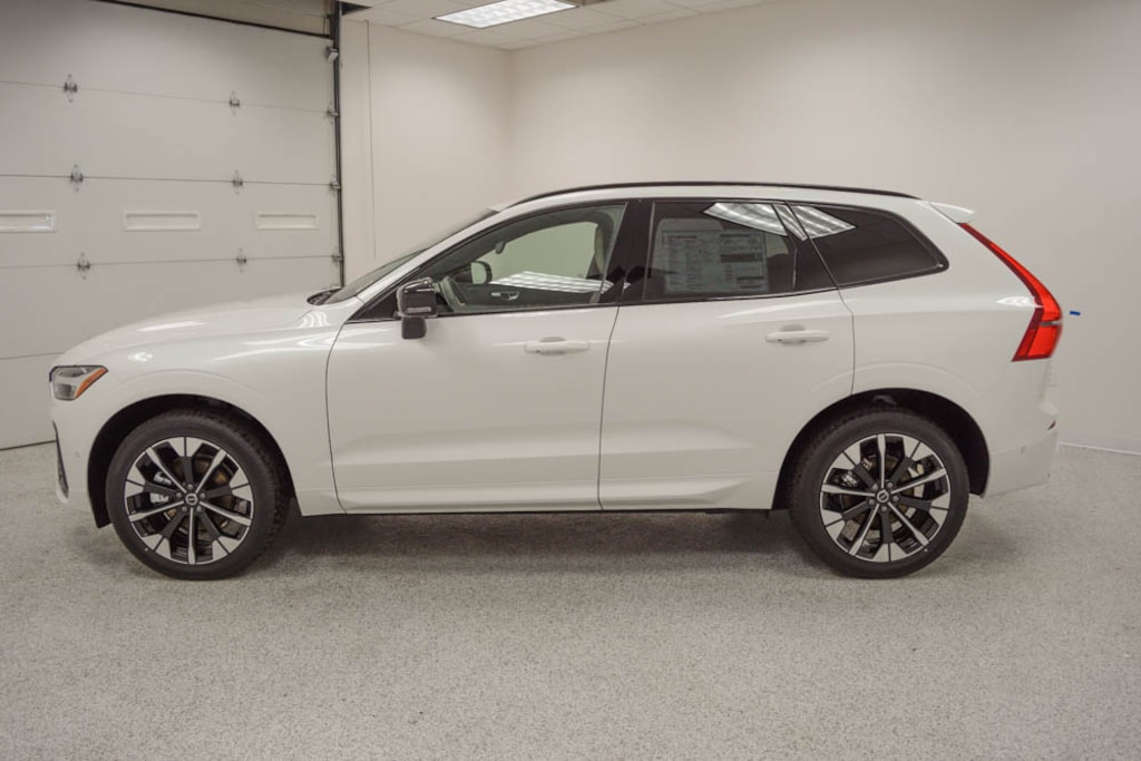 New 2026 Volvo XC60 B5 Plus SUV