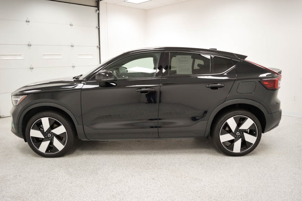 Used 2023 Volvo C40 Recharge Pure Electric Twin Ultimate SUV