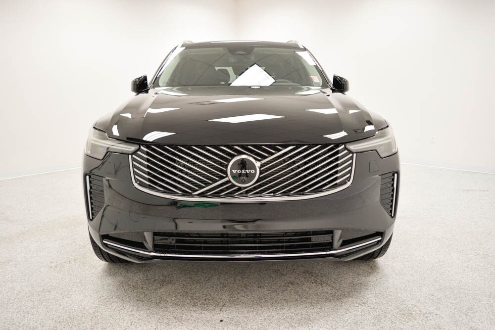 2026 Volvo XC90 Plus photo 2