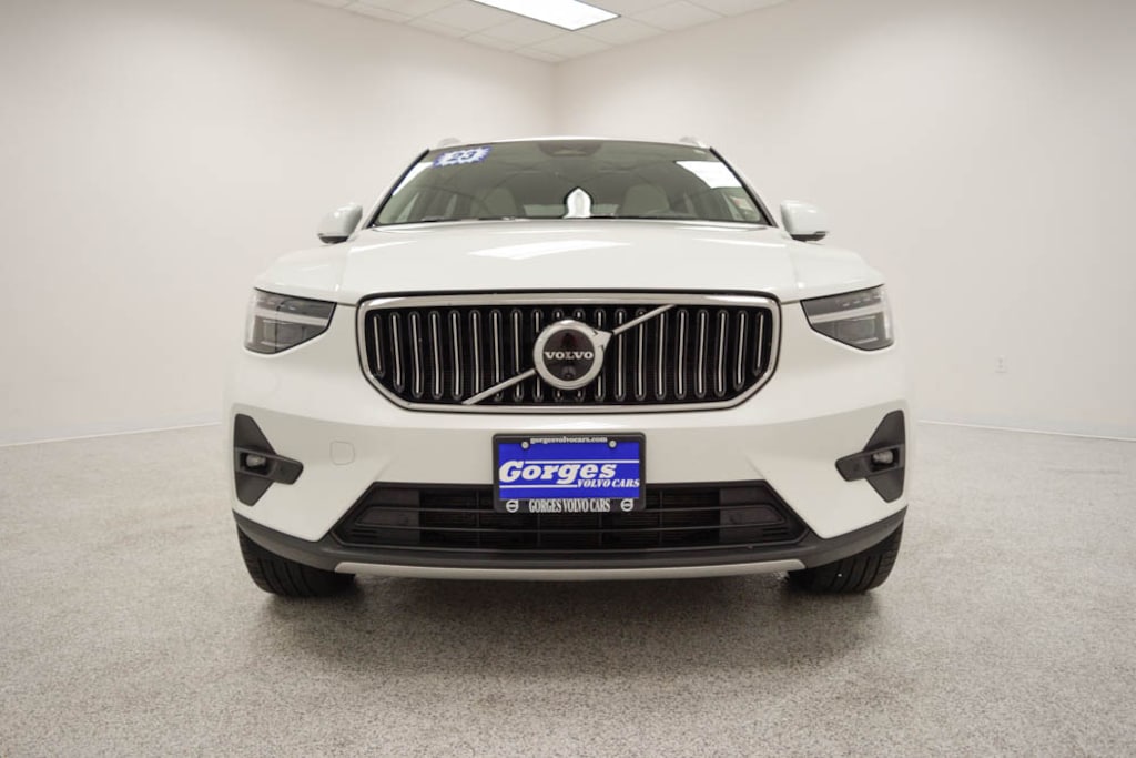 Certified 2023 Volvo XC40 B5 AWD Ultimate Bright SUV