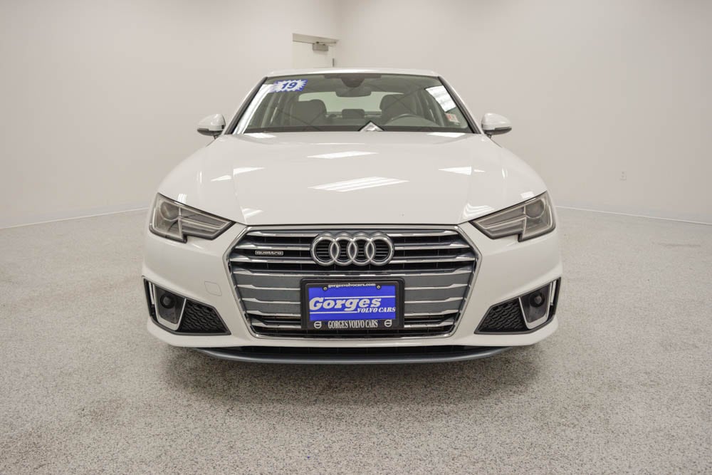 2019 Audi A4 2.0T Premium photo 2