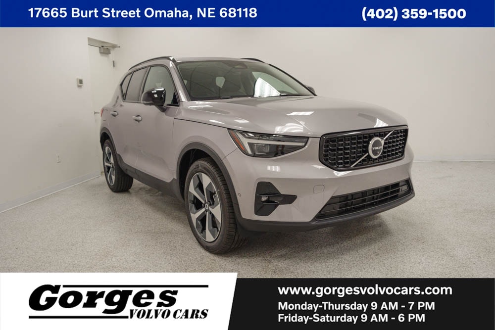 2026 Volvo XC40 B5 Plus Dark AWD's photo