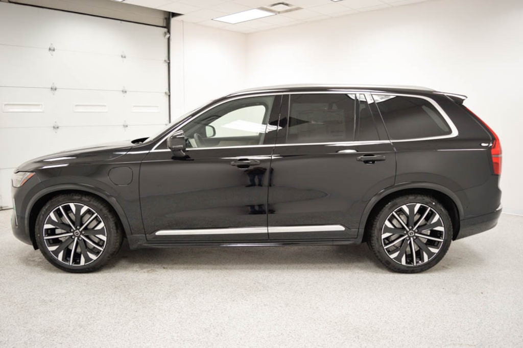New 2026 Volvo XC90 plug-in hybrid T8 Plus 6-Seater SUV