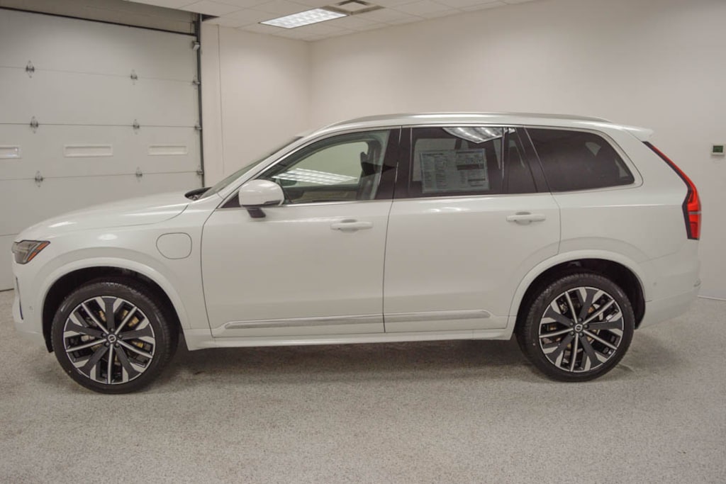 New 2026 Volvo XC90 plug-in hybrid T8 Plus 6-Seater SUV