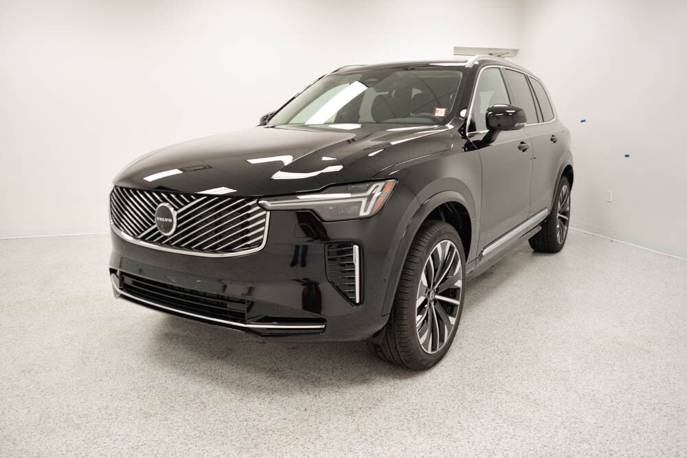 2026 Volvo XC90 B5 Plus photo 2