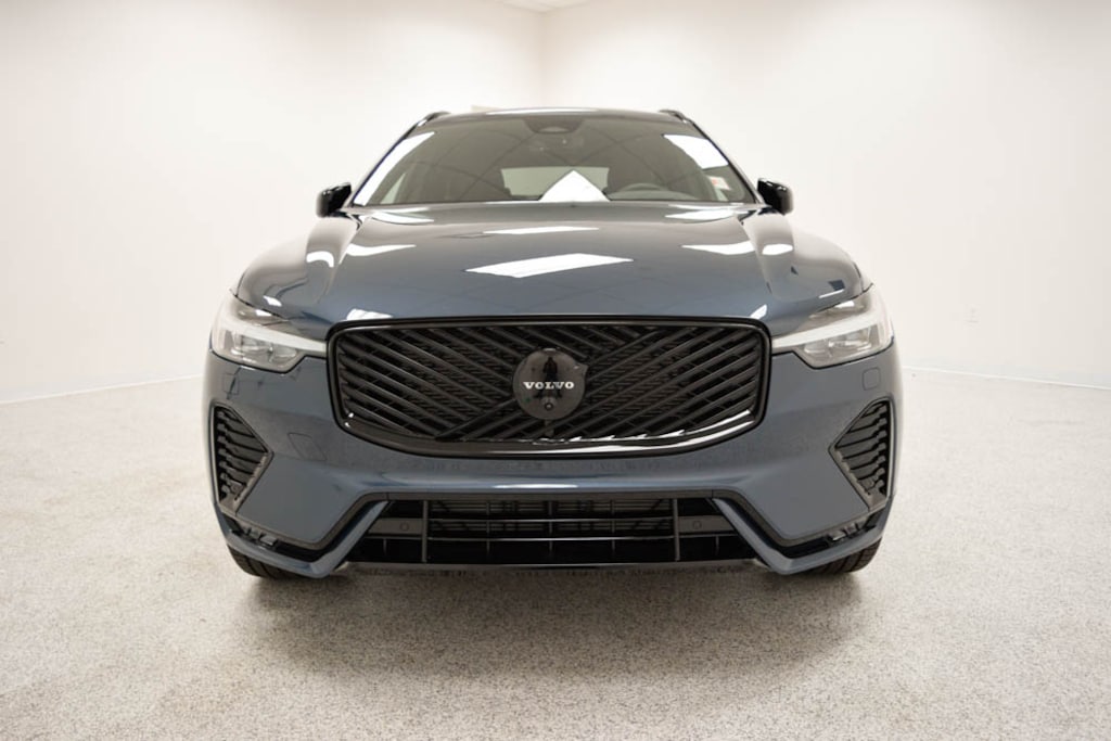 New 2026 Volvo XC60 B5 Ultra Black Edition SUV