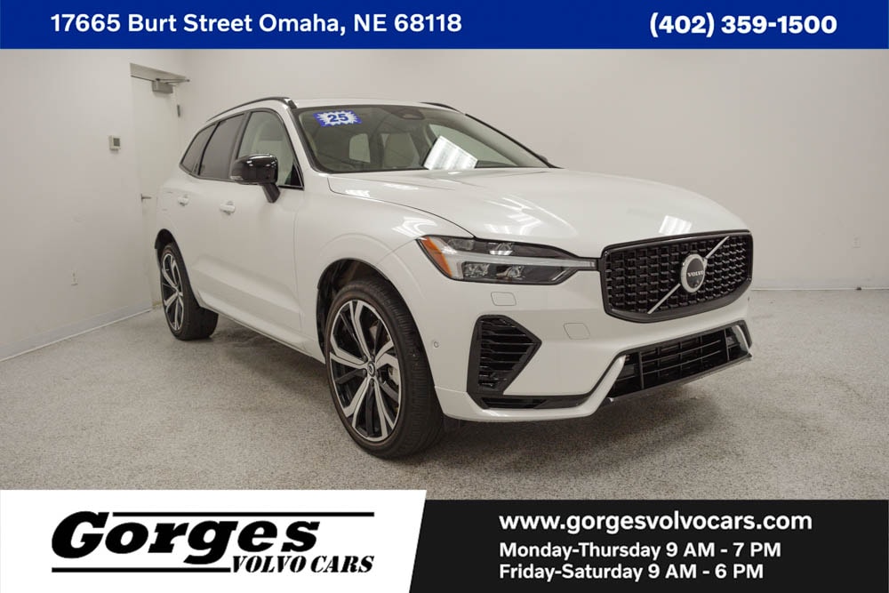 2025 Volvo XC60 T8 Ultra Dark AWD's photo