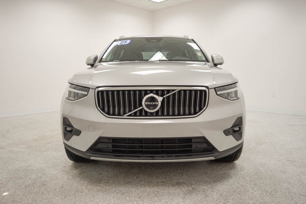 Certified 2025 Volvo XC40 B5 Plus Bright Theme SUV
