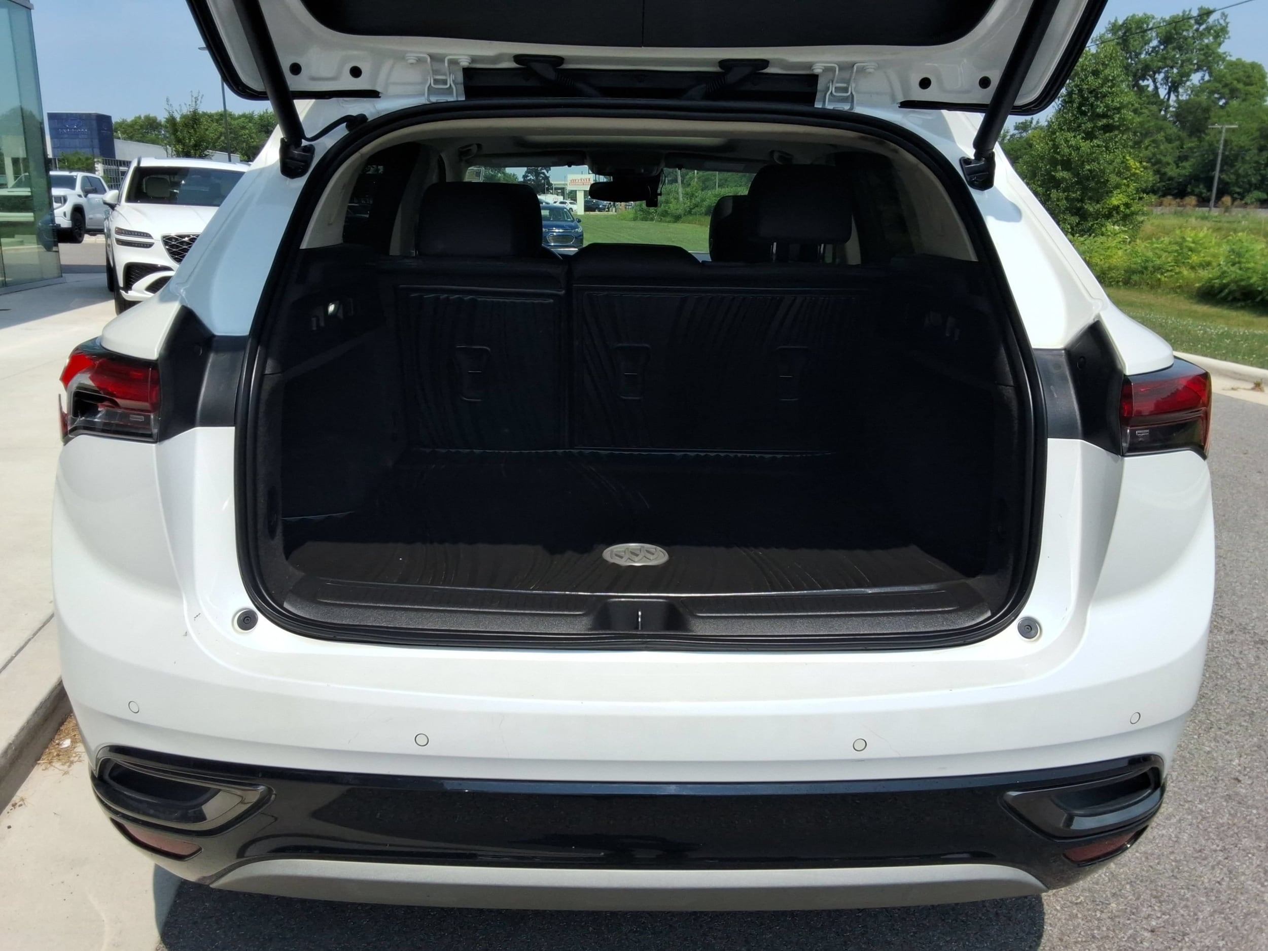 2023 Buick Envision Essence - Photo 30