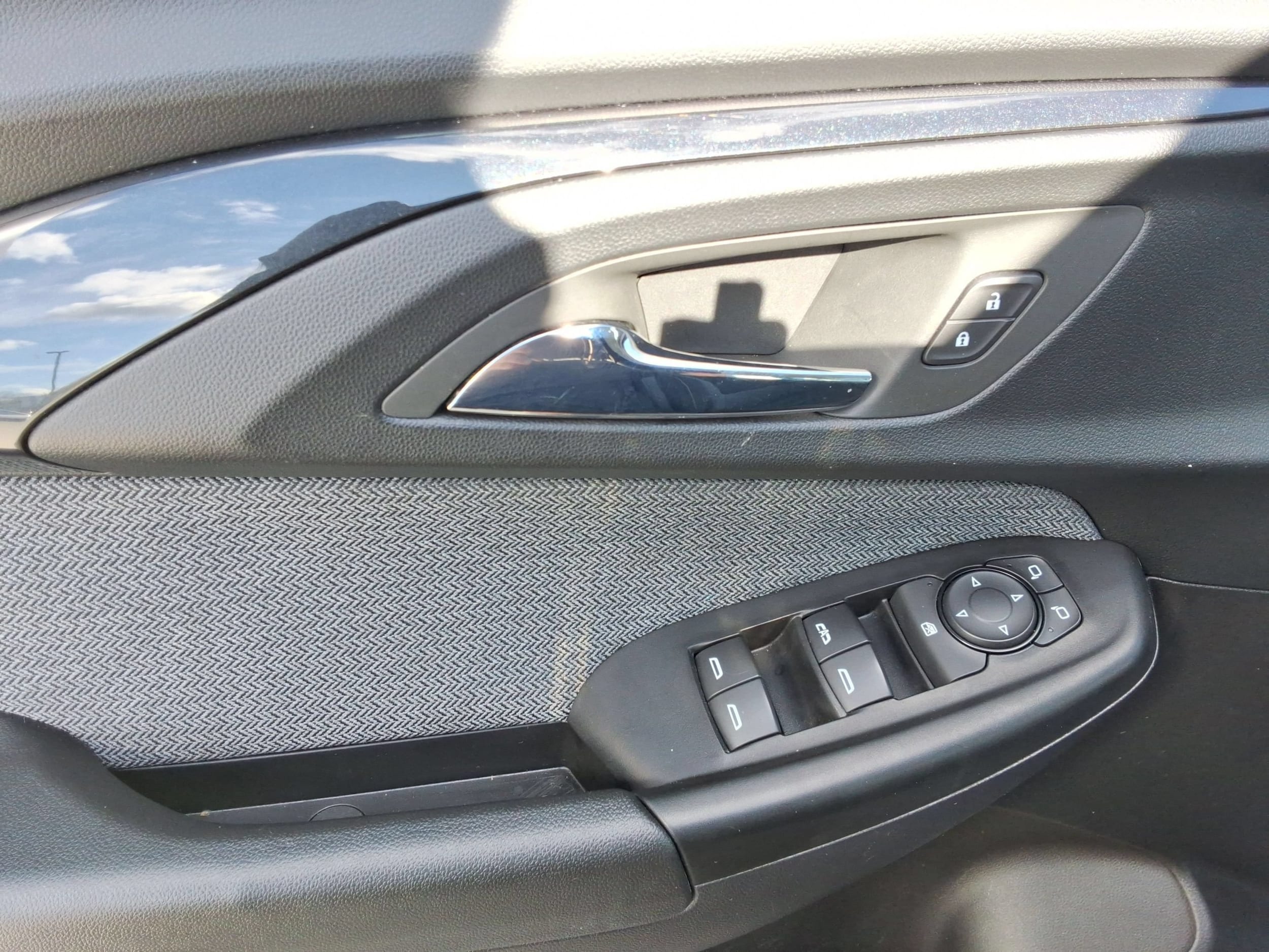 2023 Chevrolet TrailBlazer LS - Photo 21