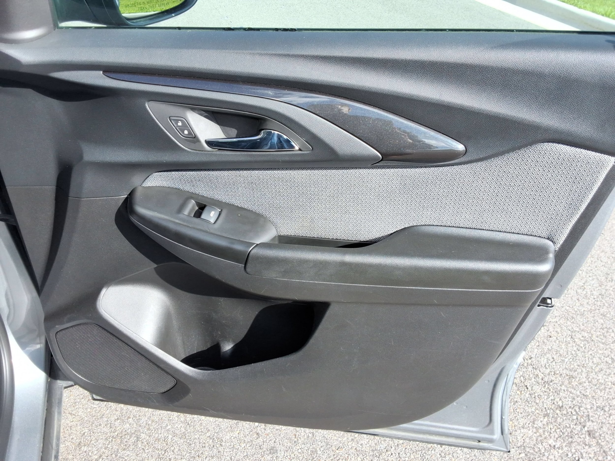 2023 Chevrolet TrailBlazer LS - Photo 25