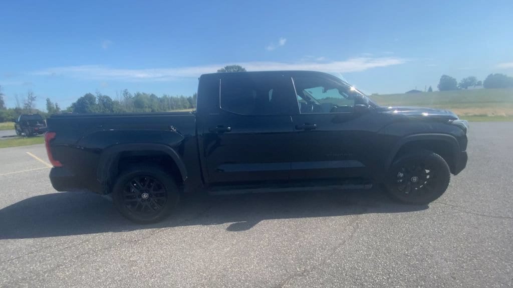 2025 Toyota Tundra Limited - Photo 9
