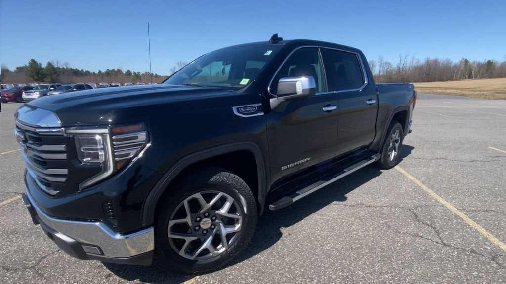 2022 GMC Sierra 1500 SLT - Photo 4