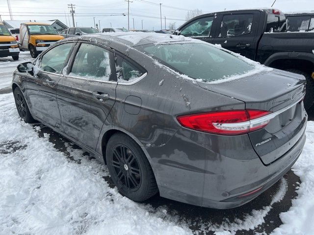 2017 Ford Fusion SE photo 2