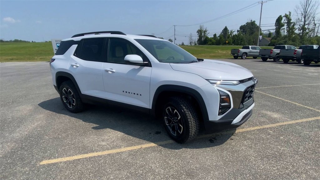 2026 Chevrolet Equinox ACTIV photo 2