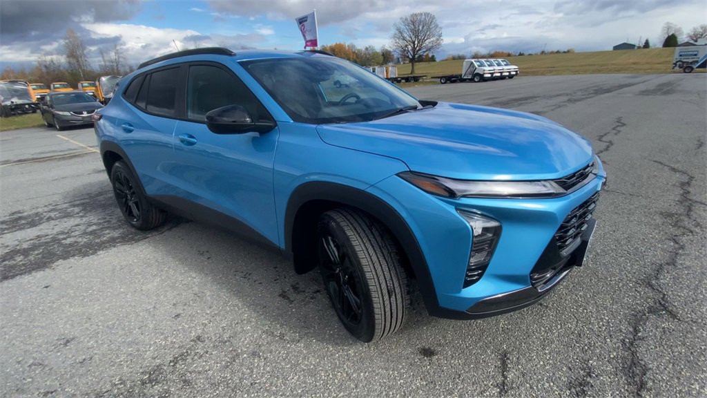 2026 Chevrolet Trax ACTIV photo 2