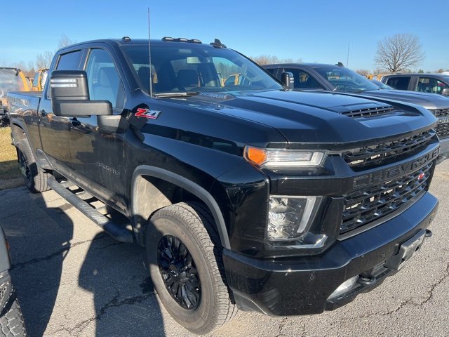 2022 Chevrolet Silverado 3500HD LT photo 2