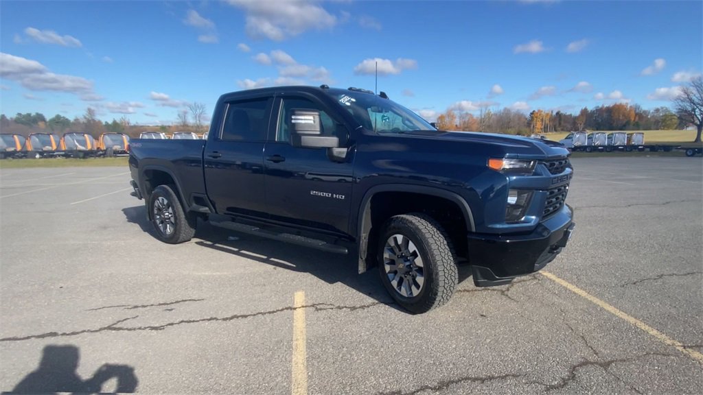 2022 Chevrolet Silverado 2500HD Custom photo 2