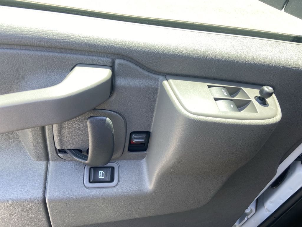 2025 Chevrolet Express Cargo Work Van - Photo 22