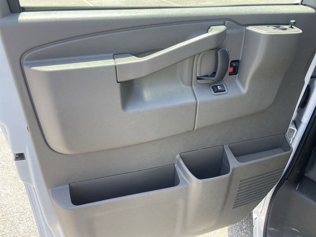 2025 Chevrolet Express Cargo Work Van - Photo 21