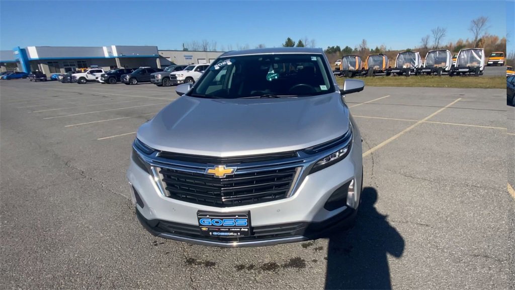 2022 Chevrolet Equinox LT photo 3