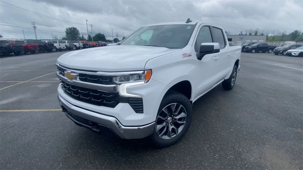 2026 Chevrolet Silverado 1500 LT photo 4