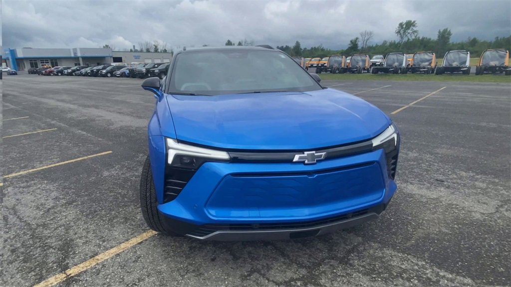 2025 Chevrolet Blazer EV photo 3