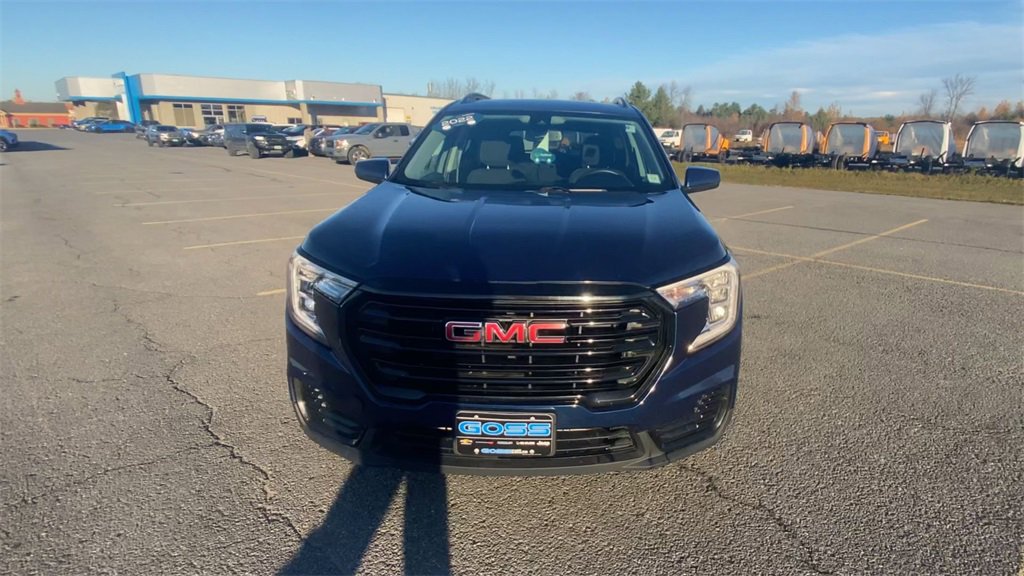 2022 Gmc Terrain SLE photo 3