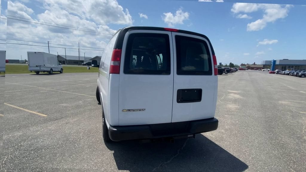 2025 Chevrolet Express Cargo Work Van - Photo 8