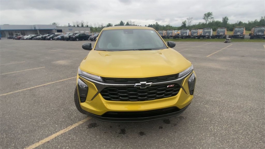 2025 Chevrolet Trax photo 3