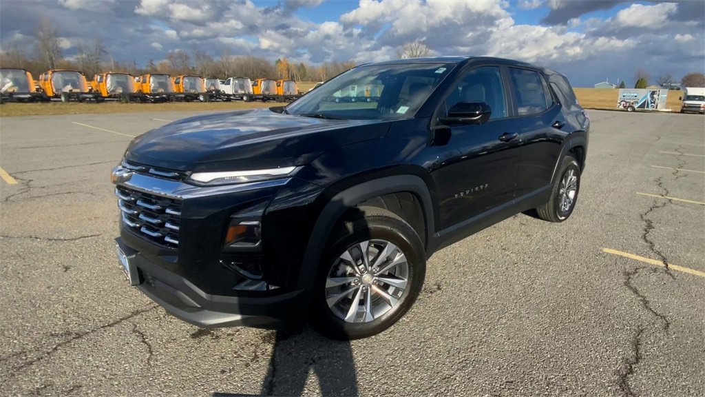 2026 Chevrolet Equinox LT photo 4