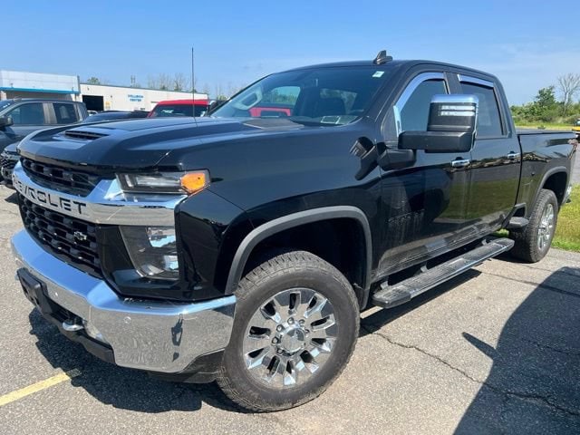 2022 Chevrolet Silverado HD LT 4WD Crew Cab Standard Box's photo