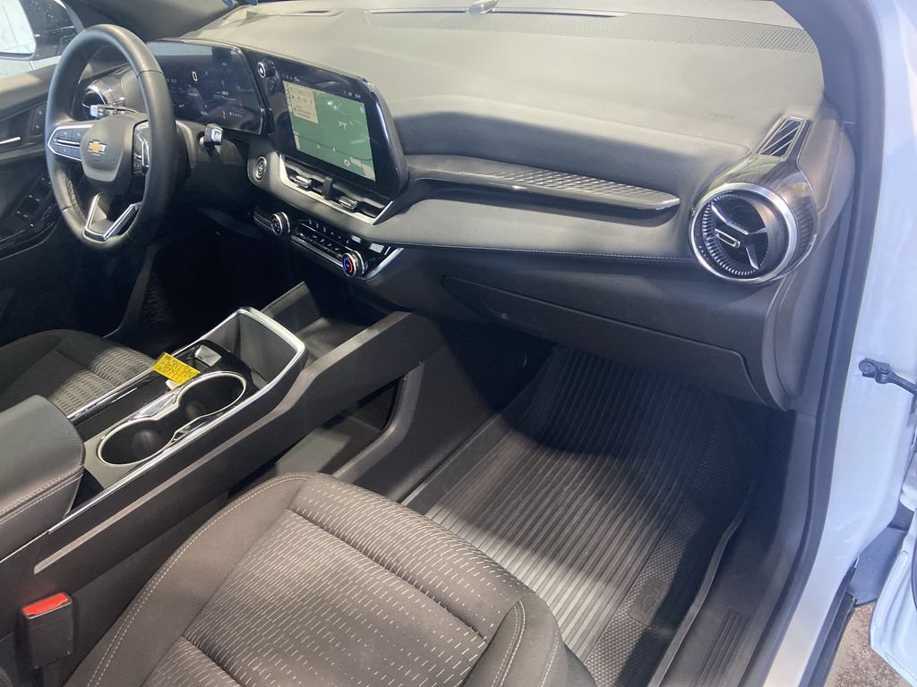 2025 Chevrolet Equinox LT - Photo 28