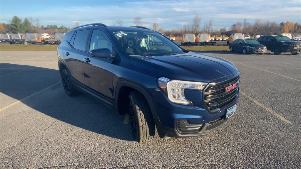 2022 Gmc Terrain SLE photo 2