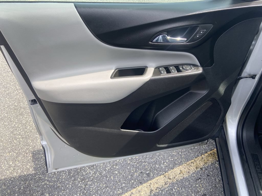 2020 Chevrolet Equinox LS - Photo 22
