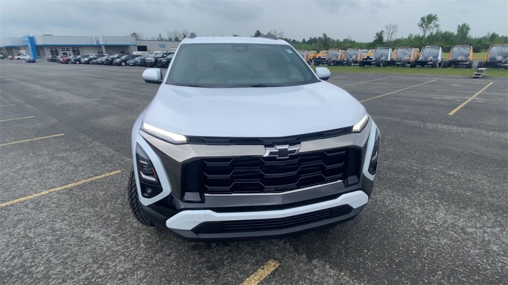 2026 Chevrolet Equinox ACTIV photo 2