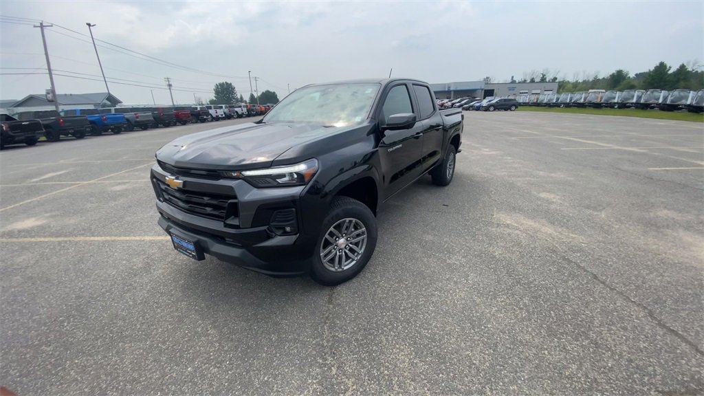 2025 Chevrolet Colorado Work Truck LT photo 4