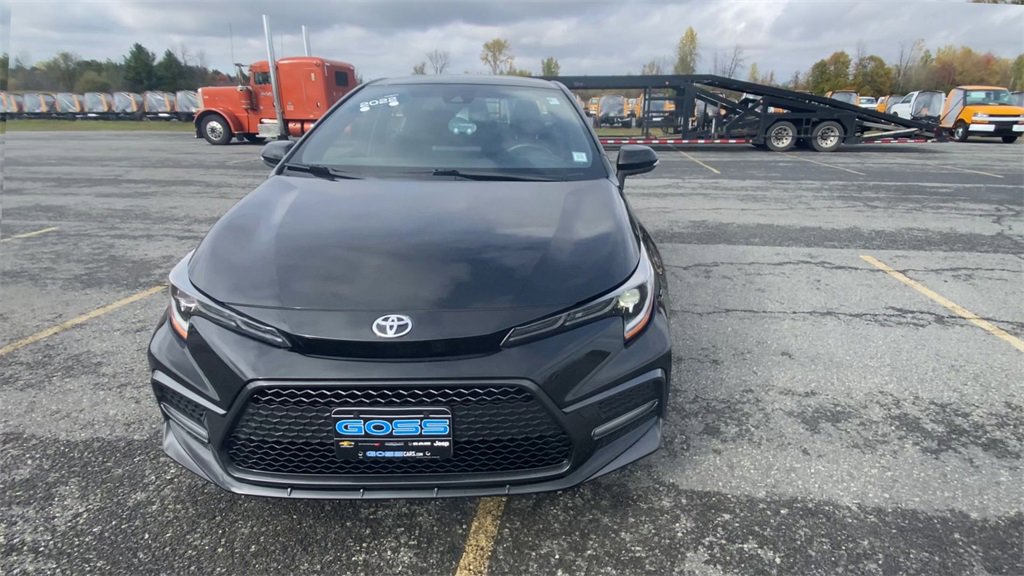 2022 Toyota Corolla SE photo 2