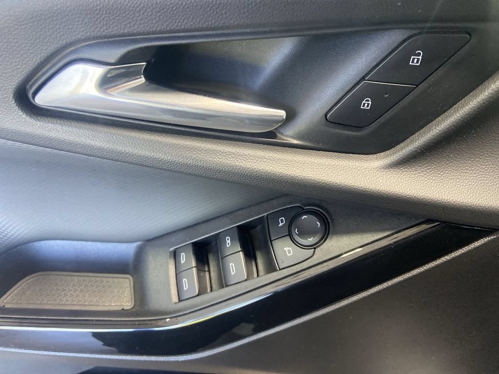 2025 Chevrolet Equinox LT - Photo 23