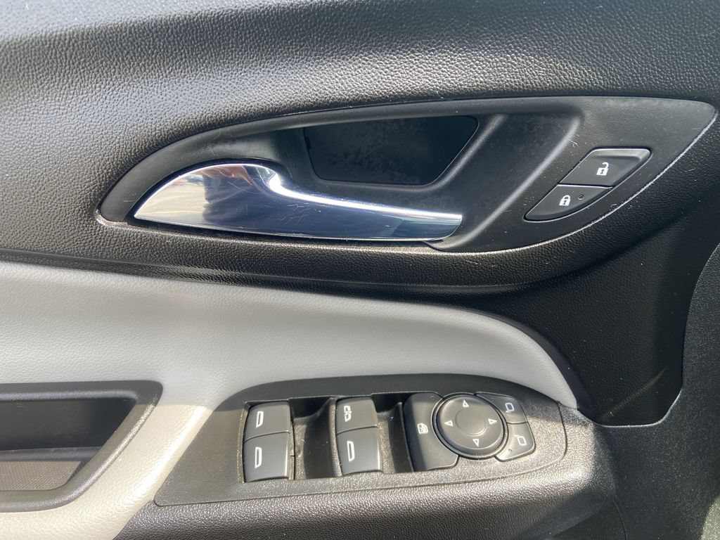 2020 Chevrolet Equinox LS - Photo 23