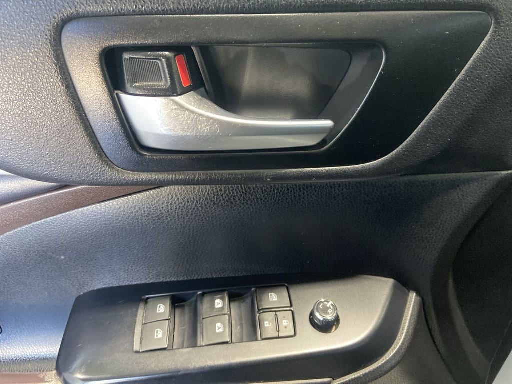 2019 Toyota Highlander XLE - Photo 24