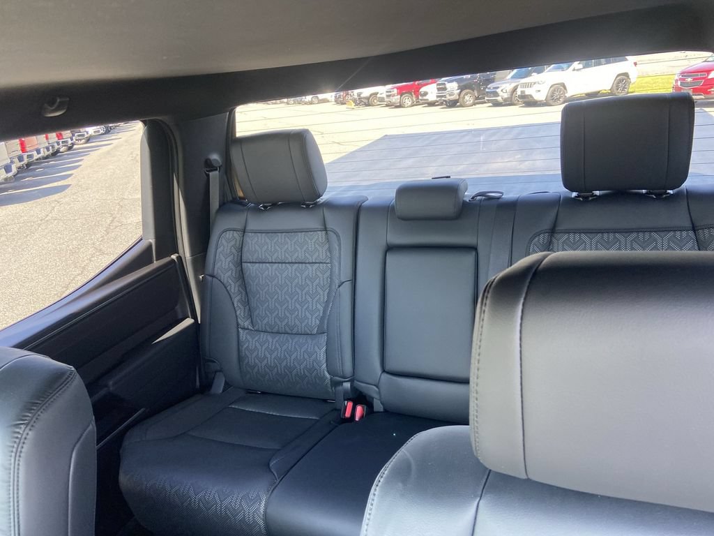 2025 Toyota Tundra Limited - Photo 10