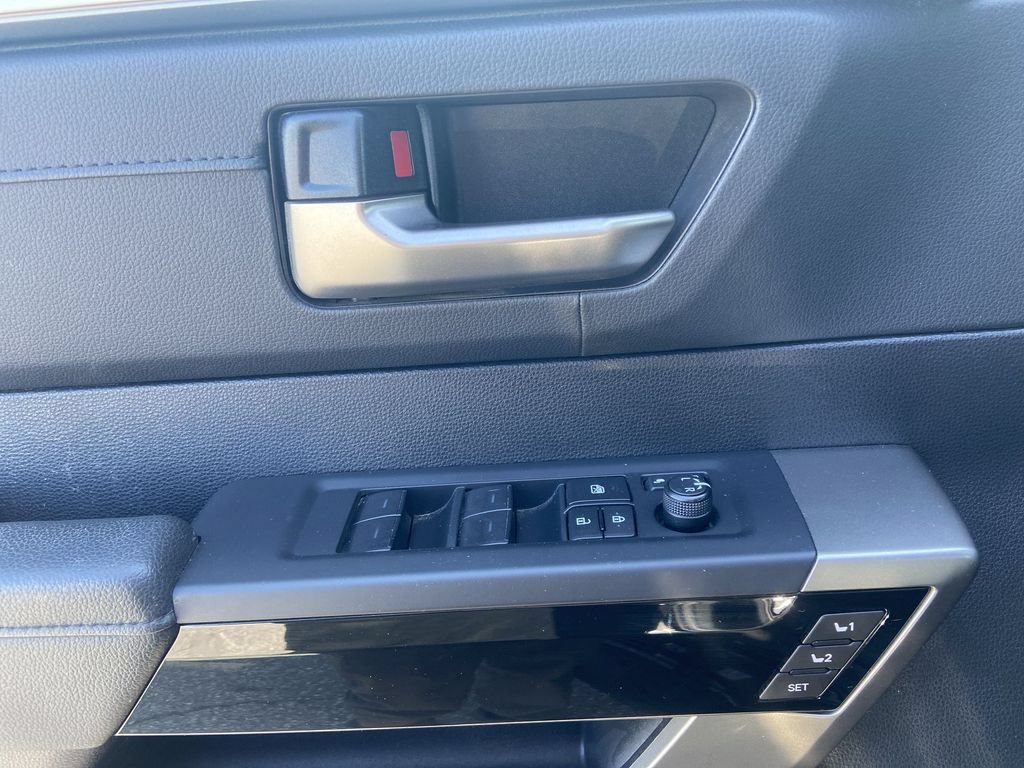 2025 Toyota Tundra Limited - Photo 31