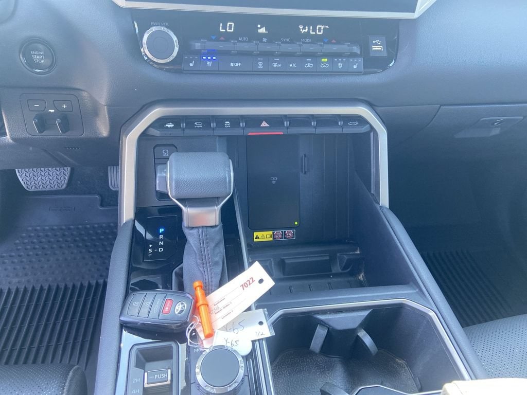 2025 Toyota Tundra Limited - Photo 26