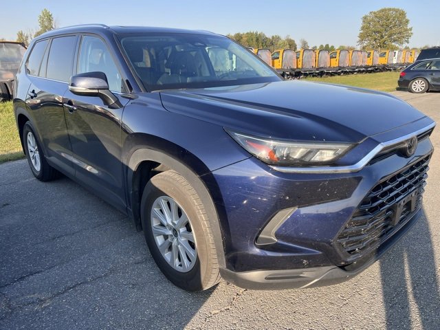 2024 Toyota Grand Highlander XLE photo 2